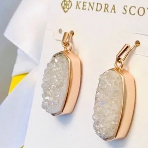 NWOT Kendra Scott Danay Rose Gold Earrings